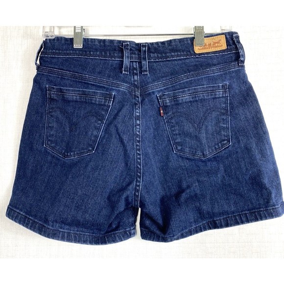 Levi’s Classic Shorts Women’s Denim Casual 4" Inseam Zipper Fly 5 Pocket Size 4 - Picture 2 of 14